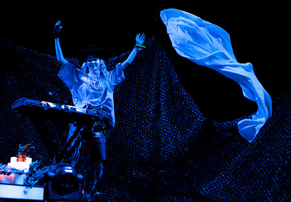 photos of Grimes by Robert Redfield