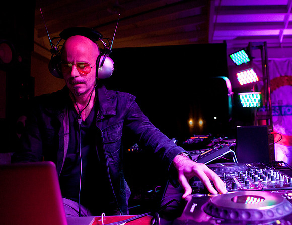 Sound Check - Martin Gore 2012 - 049