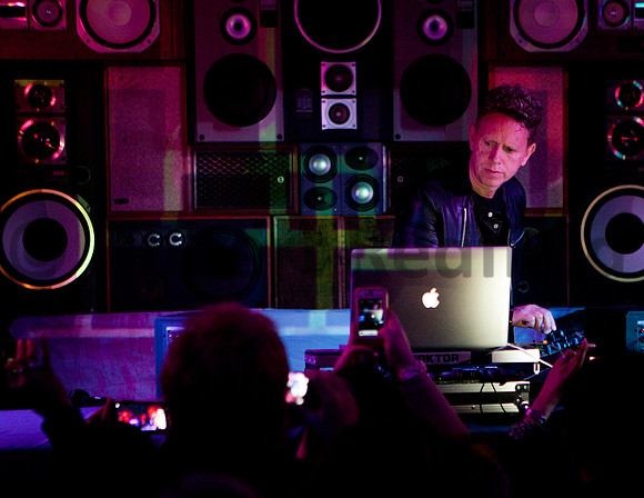 Sound Check - Martin Gore 2012 - 092