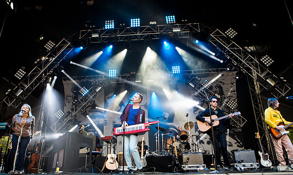 photos of Belle and Sebastian by Robert Redfield