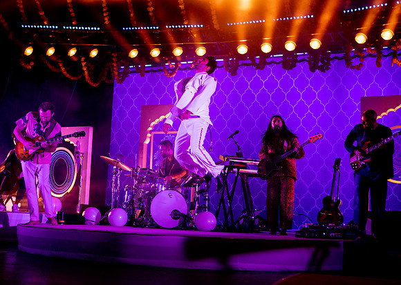 Young The Giant photos by Robert Redfield