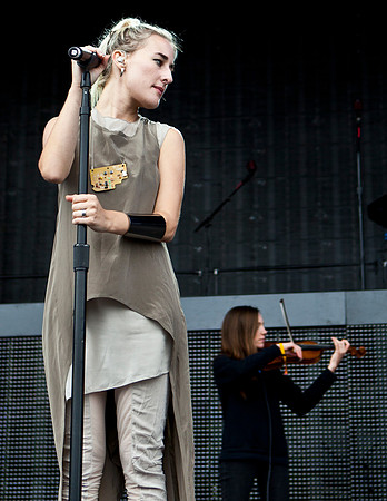 Zola Jesus - 19