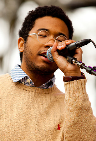 Toro Y Moi