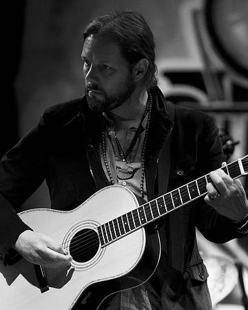 Chris Robinson photos by Robert Redfield