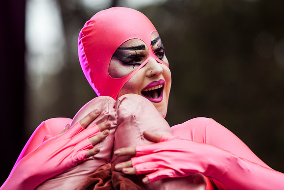 photos of Peaches by Robert Redfield