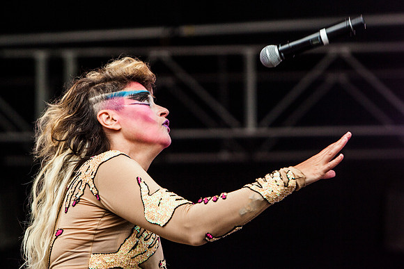 photos of Peaches by Robert Redfield