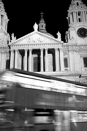 St. Paul's Bus