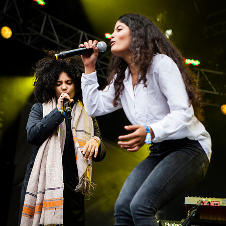 photos of Ibeyi by Robert Redfield