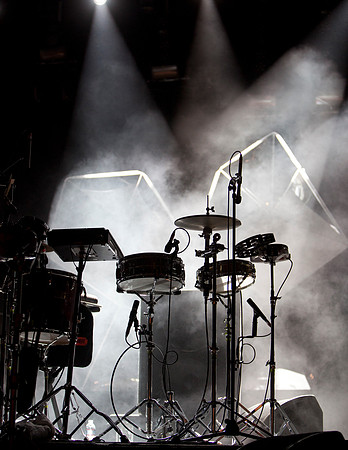 Yeasayer---02