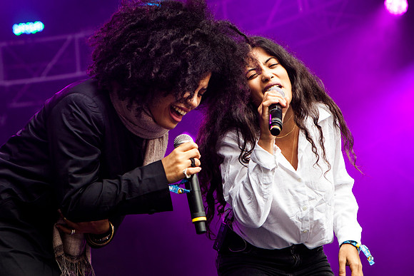 photos of Ibeyi by Robert Redfield