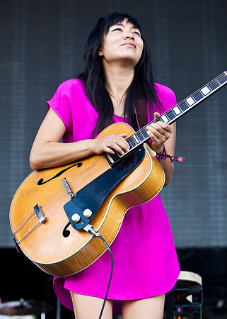 Thao & The Get Down Stay Down  - 011