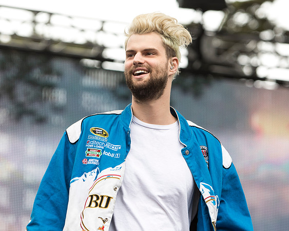 photos of Sofi Tukker from Robert Redfield