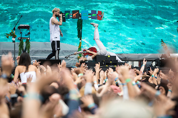photos of Sofi Tukker from Robert Redfield