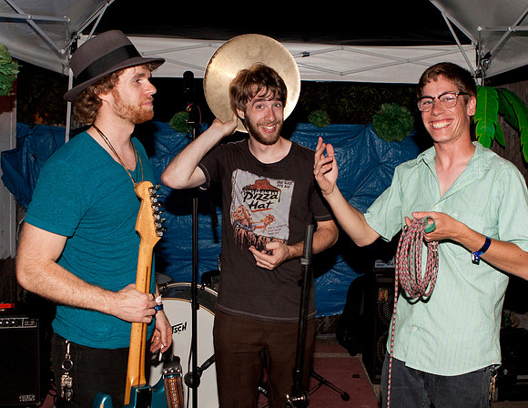 2012_09_01_19_58_44-85687