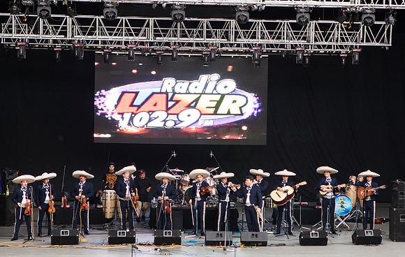 Mariachi Sol de Mexico - 04