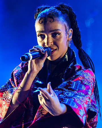 photos of FKA Twigs